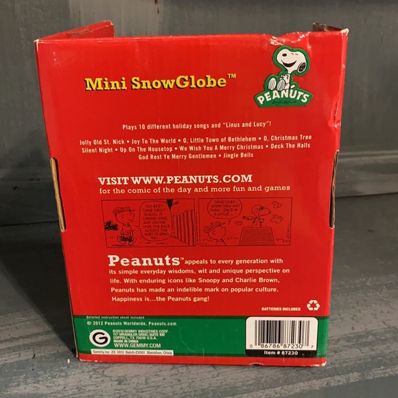 Peanuts Mini Snow Music Globe - Picture 5 of 8